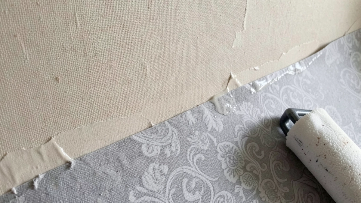 Czy można kłaść tapetę na tapetę flizelinową