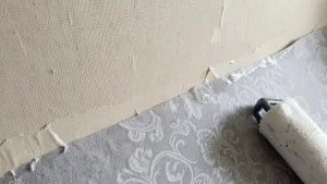 Czy można kłaść tapetę na tapetę flizelinową